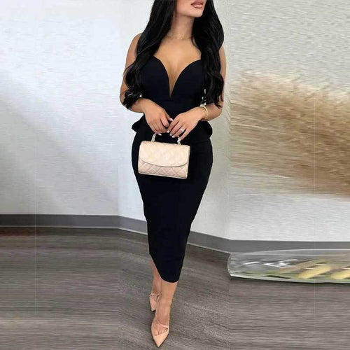 Robe de soirée élégante pour femmes avec décolleté en V profond et coupe ajustée Chic & Stil