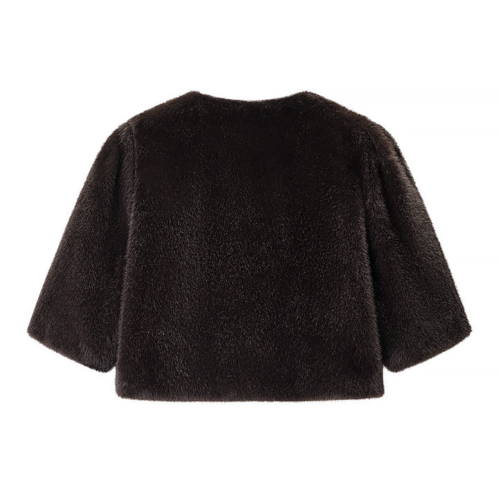 Women's Short-Cut Faux Fur Capelet with Three-Quarter Sleeves and Round Neckline Amarae