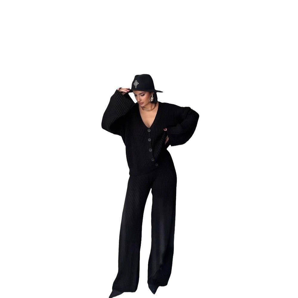 Women's knit loungewear set with a modern fit and comfortable V-neck Lune London