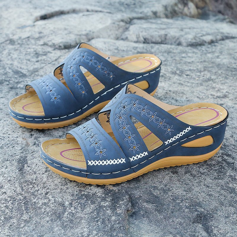 Comfortable strap sandals for women with floral design and adjacent openings Lune London