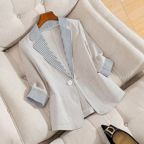Elegant linen blazer for women with an extra-large cut and modern details Amarae