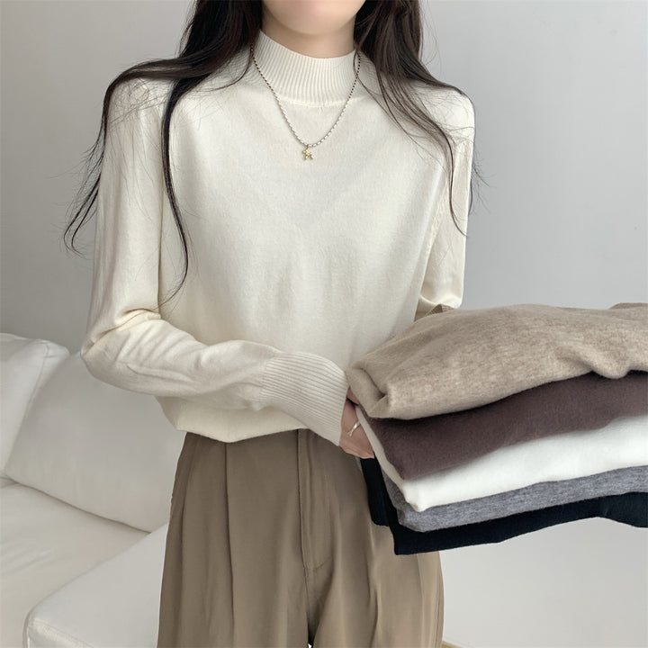 Pull fin en tricot pour femme avec un col montant moderne et une coupe décontractée Chic & Stil