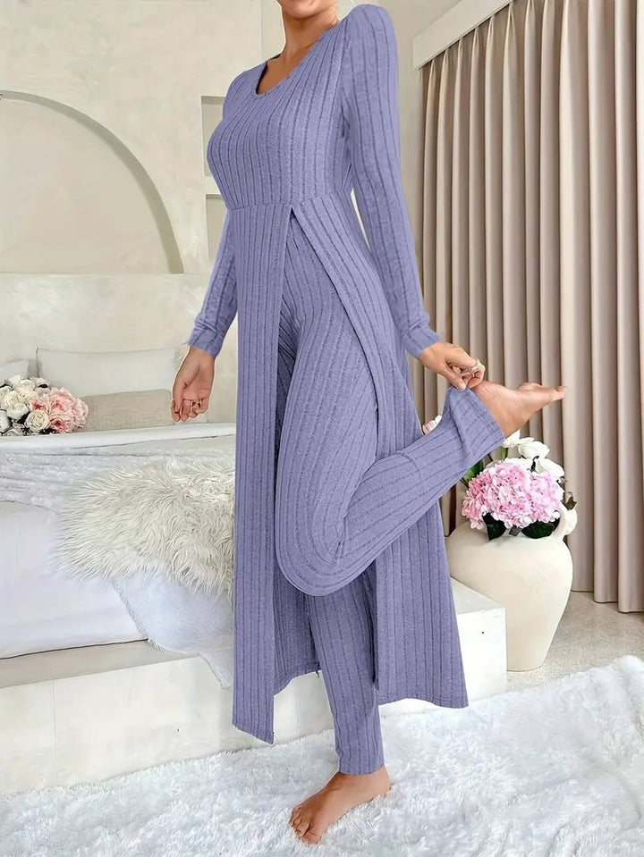 Elegant Women's Maxi Jumpsuit with hypersensitive structure and chic side slits and style
