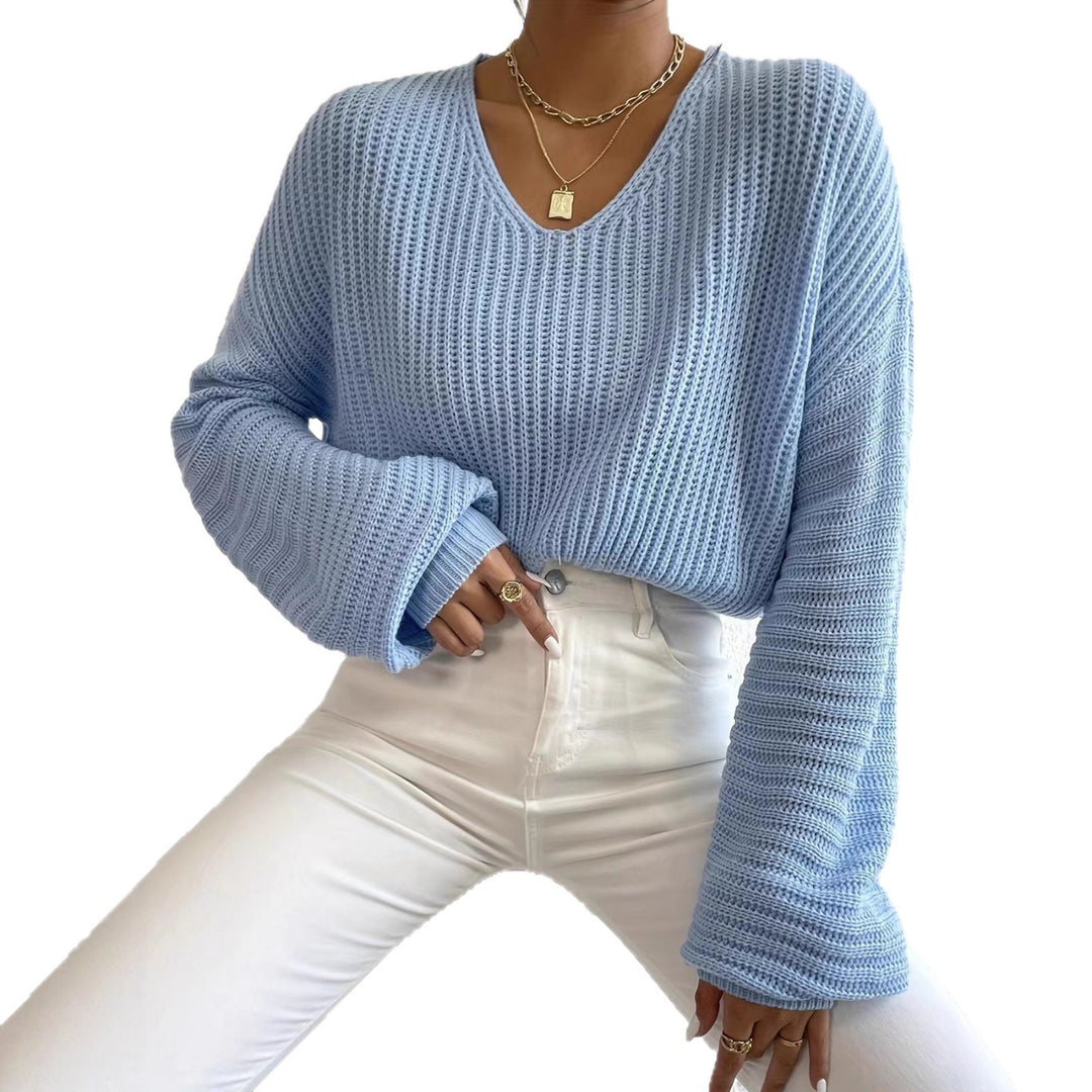 Structured sweater for women with V-neck and wide sleeves Lune London