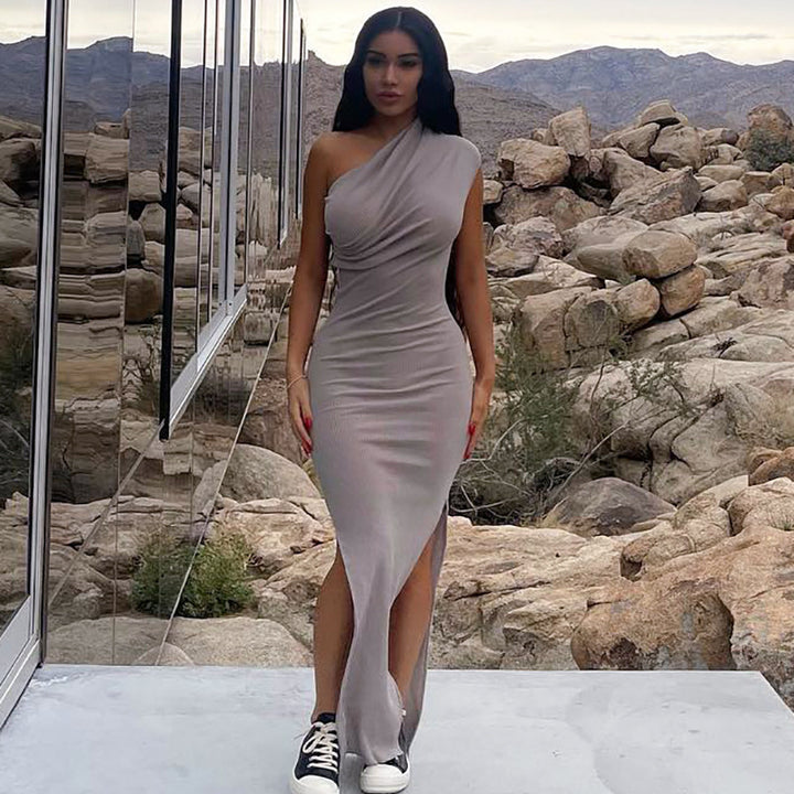 Maxi dress for women with an off-shoulder design and an elegant slit Lune London
