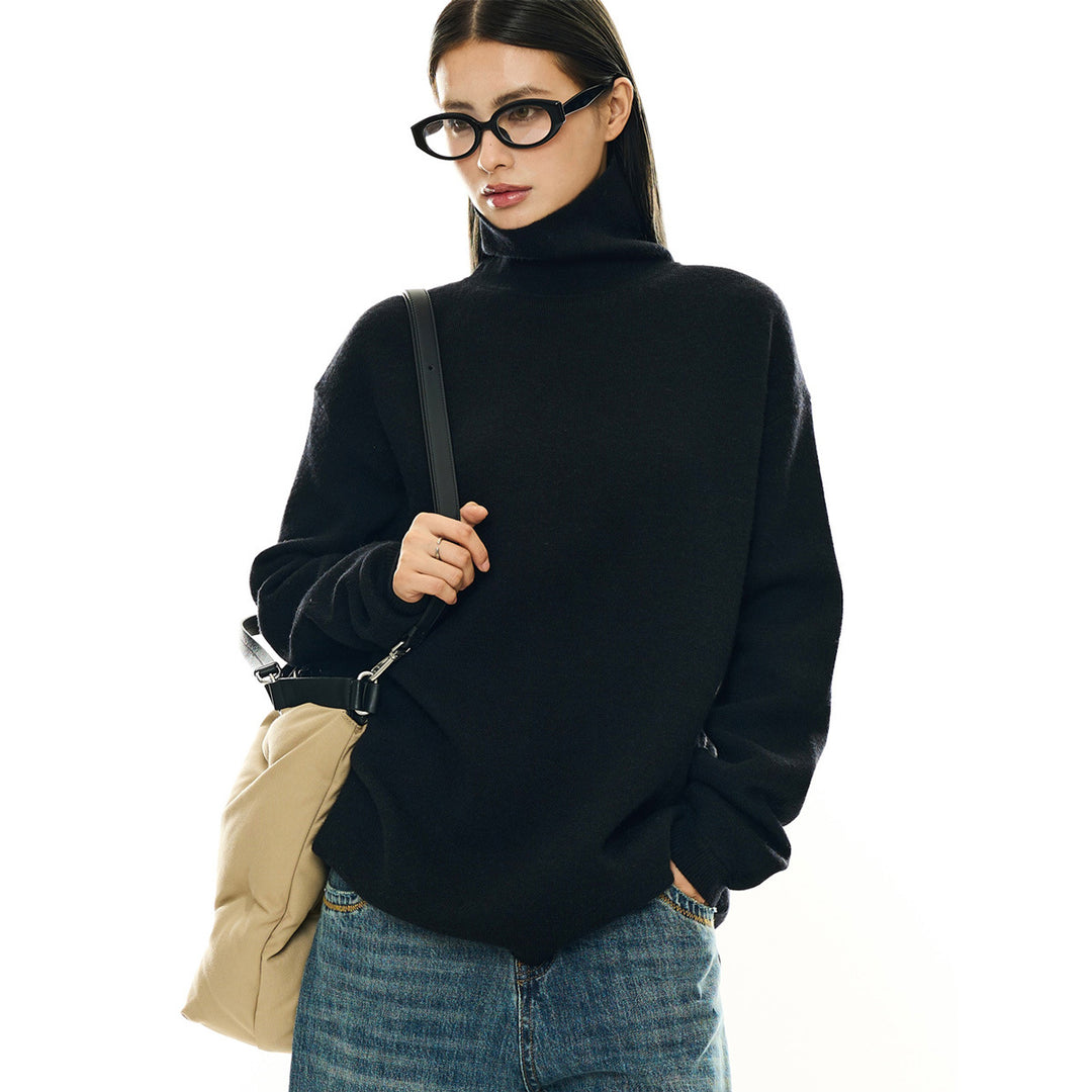 Women Oversized Turtleneck Sweater made of fine knit with casual silhouette Amarae