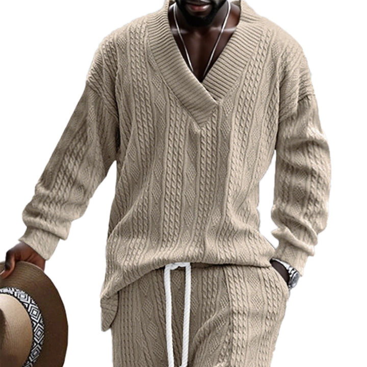Knit sweater for men with a modern V-neck and a casual chic design