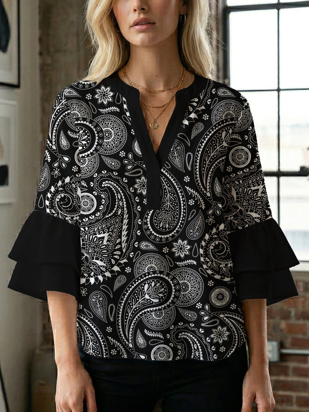 Women's blouse with voluminous wing sleeves and intense leaf pattern Lune London