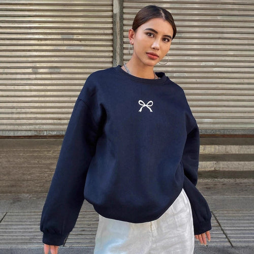 Sweat à capuche confortable pour femmes avec motif de nœud à la mode Chic & Stil