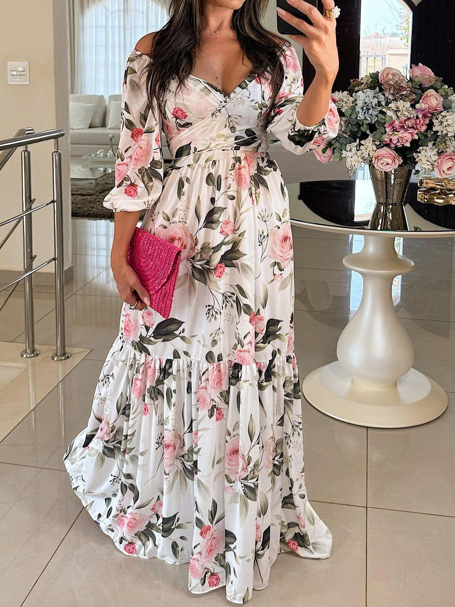 Robe maxi florale pour femmes avec design décolleté et ourlet à volants Chic & Stil