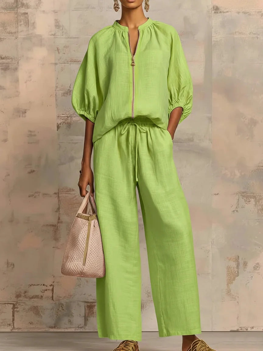 Ladies Airy Two-Piece with Modern Collar and Zipper Lune London