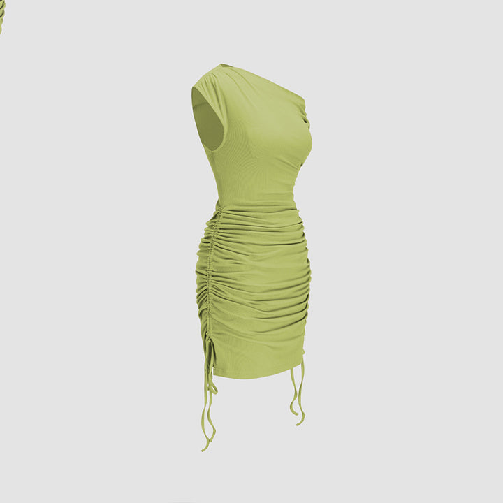 Robe ajustée femme avec encolure asymétrique et détails volants Chic & Stil