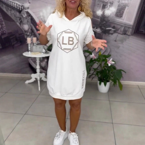Robe à capuche urbaine pour femmes avec des manches découpées stylées Chic & Stil