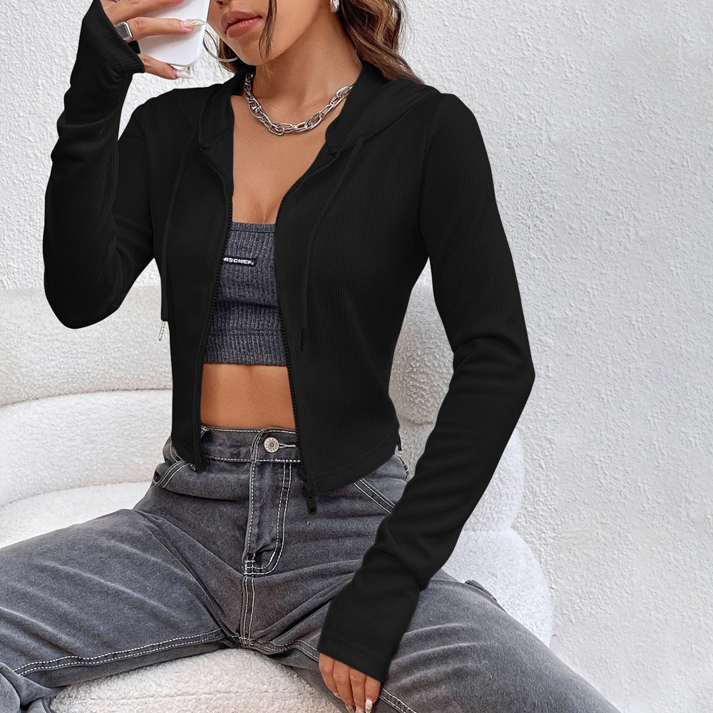 Sweat à capuche cropped pour femmes avec capuche élégante et fermeture éclair Chic & Stil