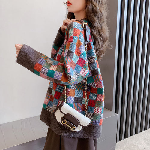 Pull féminin élégant avec motif à carreaux et coupe décontractée Chic & Stil