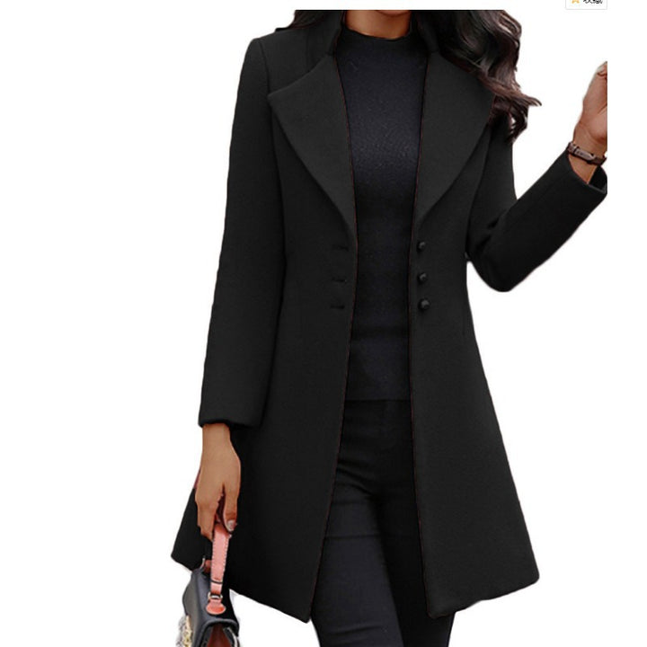 Elegant and fitted trench coat for women with textured fabric Amarae