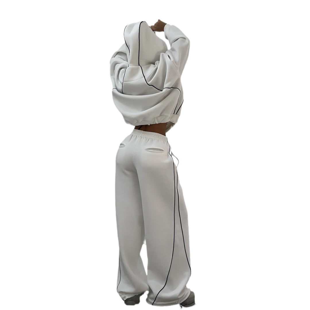 Hooded jacket for women with modern contrasting seams and a kangaroo pocket Lune London