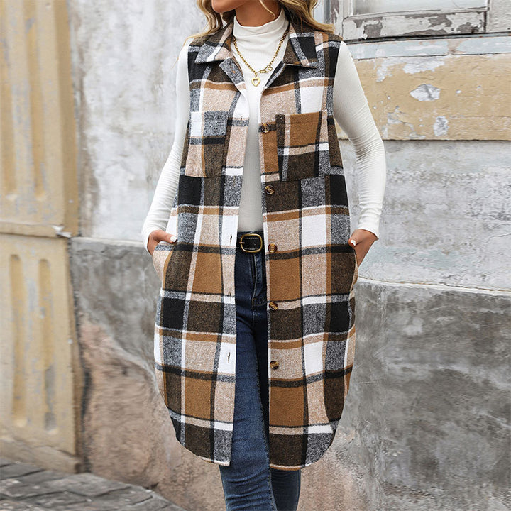 Ladies long sleeve cardigan with checked pattern and practical pockets Lune London