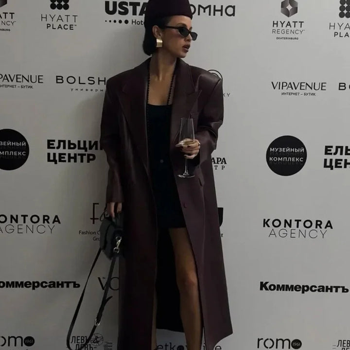 Fashionable women's faux leather coat with elegant cut Lune London