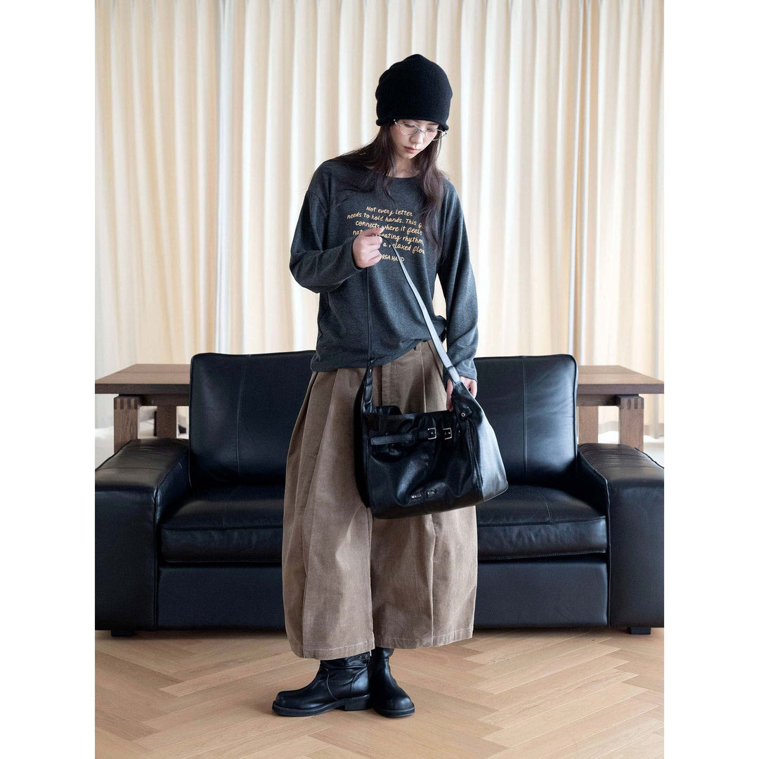 Women's Loose Relax Sweatshirt made of Cotton Blend with Round Neck and Statement Print Amarae