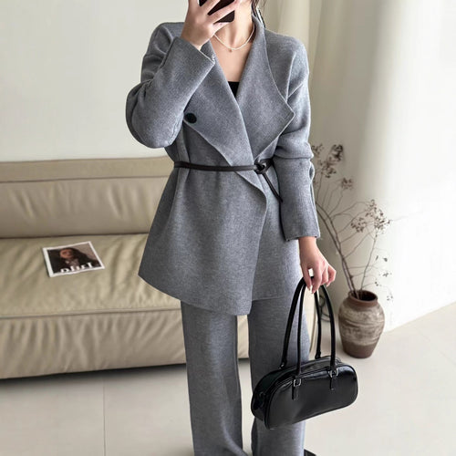 Cardigan Élégant pour Femmes avec Design Sur Mesure et Ceinture Chic & Stil
