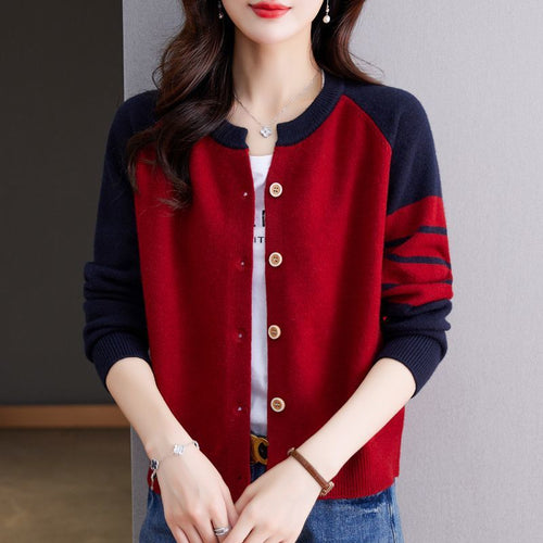 Cardigan pour femmes avec contrastes de couleurs et détails de boutons Chic & Stil