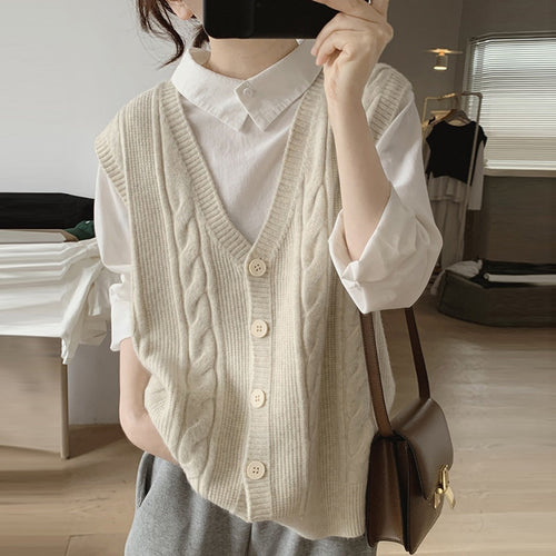 Gilet tricoté pour femmes avec motif en câble et détails de boutons Chic & Stil