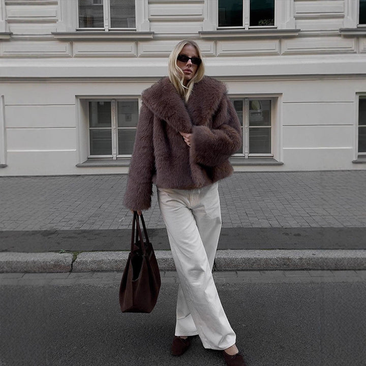 Ladies short jacket made of faux fur in a boxy fit with voluminous shawl collar Amarae