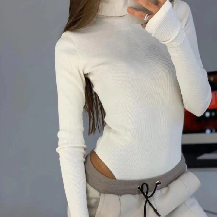 Ladies fitted top with long sleeves and closed design Lune London