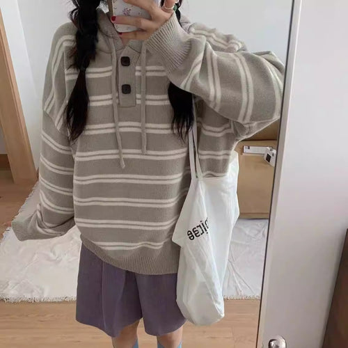 Pull en stripe décontracté pour femme avec patte de boutonnage et capuche Amarae