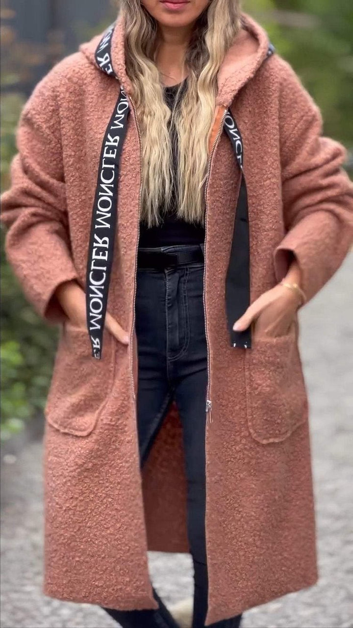 Trendy oversized fleece coat for women with practical pockets and hood Lune London