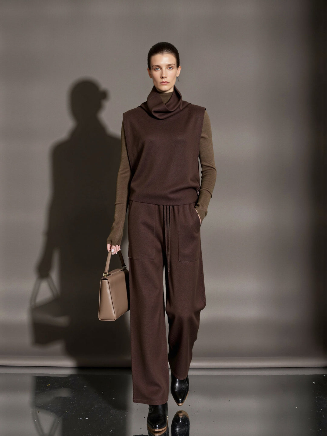 Pull en tricot à col haut et pantalon large Chic & Stil pour femme