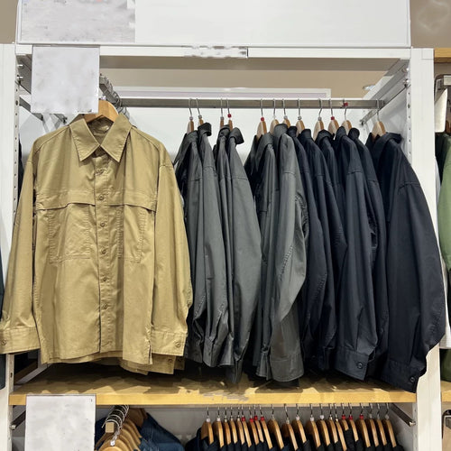 Chemise overshirt décontractée pour femmes avec plusieurs poches Chic & Stil