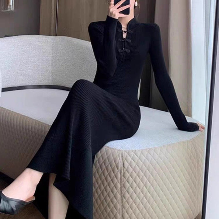 Robe en tricot élégante pour femmes avec col montant et boutons décoratifs Chic & Stil
