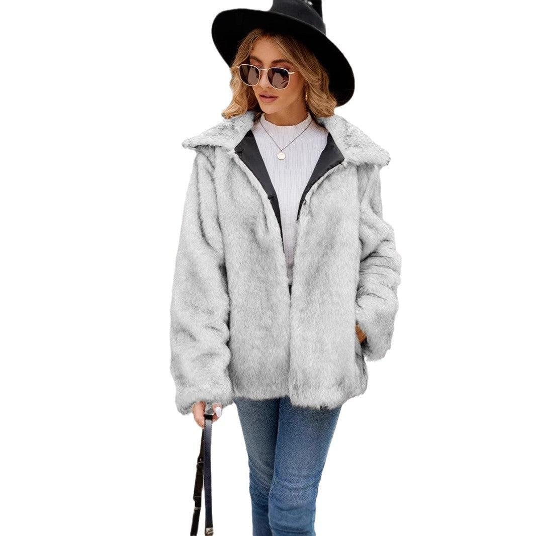 Trendy faux fur jacket for women with quilted lining Lune London