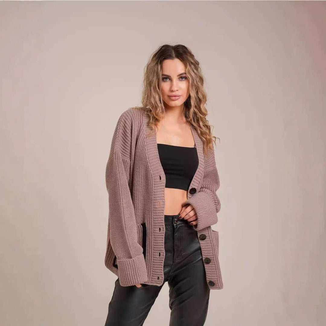 Cardigan pour femmes avec un design boutonnable et des poches Chic & Stil
