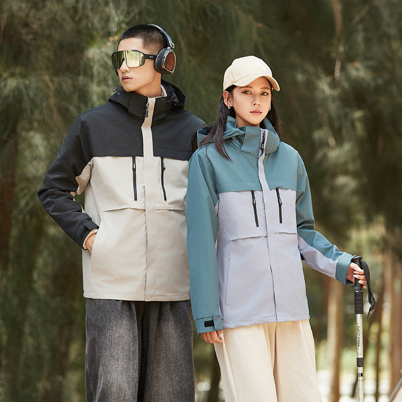 Men's technical outdoor jacket with hood, water-repellent membrane and multifunctional zip pockets Amarae