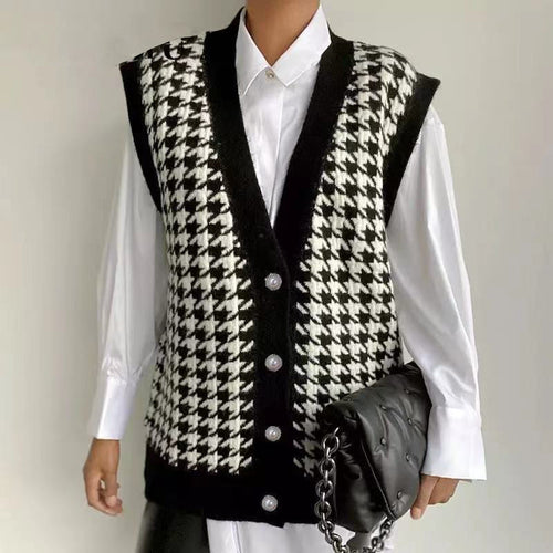 Amarae modern checked pattern knitted cardigan for women with buttons