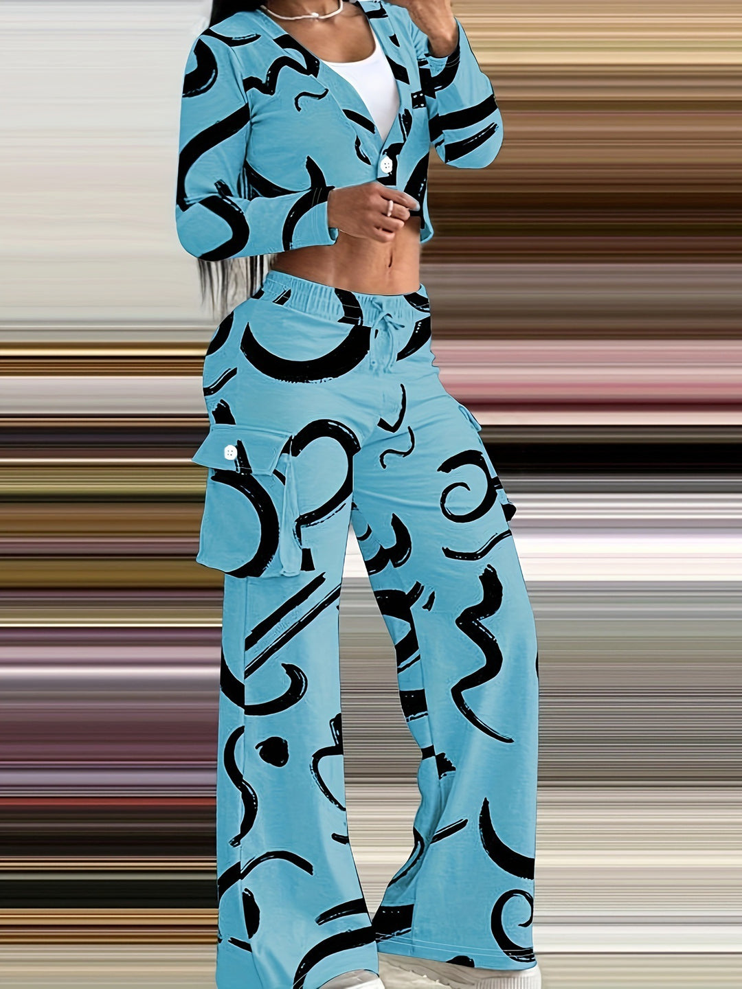 Casual outfit for women with a creative pattern and a comfortable fit Lune London