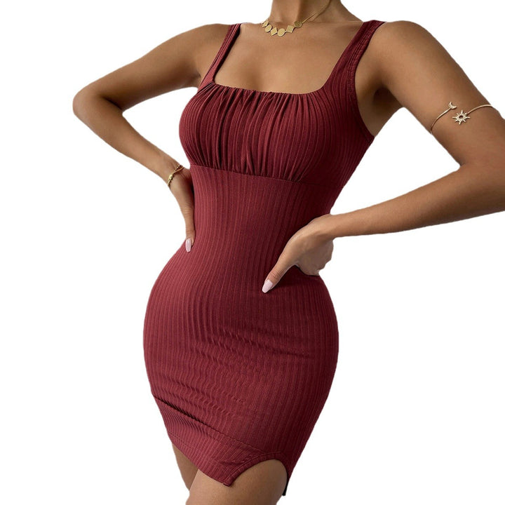 Robe ajustée à côtes pour femmes avec décolleté carré et fente haute Chic & Stil