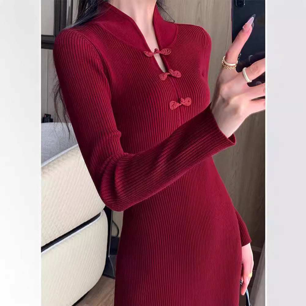 Robe en tricot élégante pour femmes avec col montant et boutons décoratifs Chic & Stil
