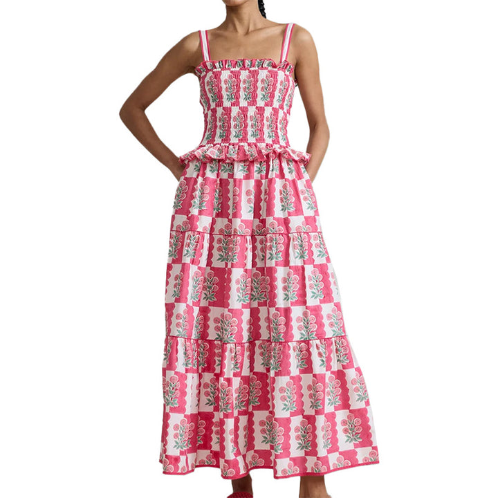 Robe maxi pour femmes avec des détails volantés et des motifs floraux Chic & Stil