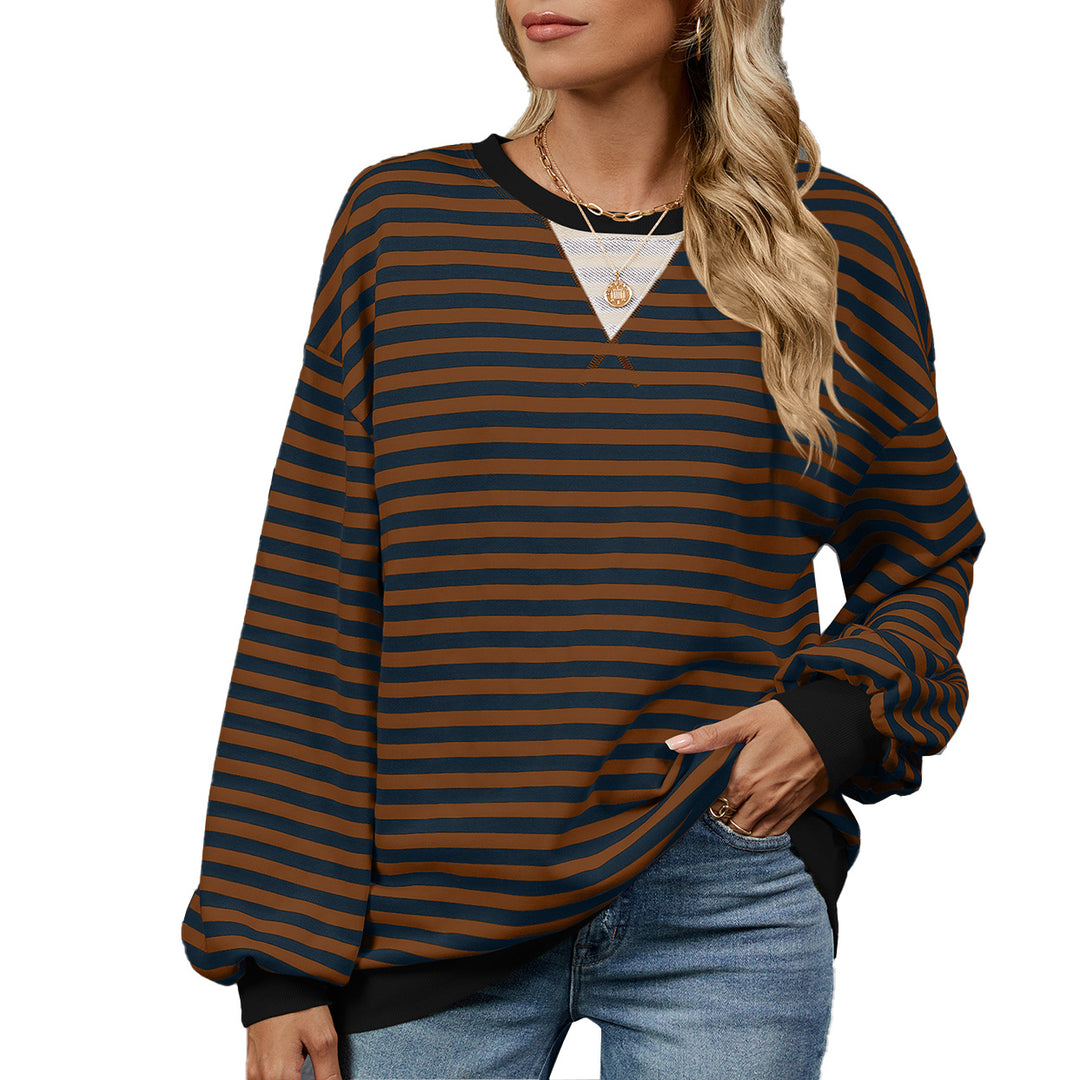 Casual women's sweatshirt with a trendy striped pattern and wide-cut sleeves Lune London