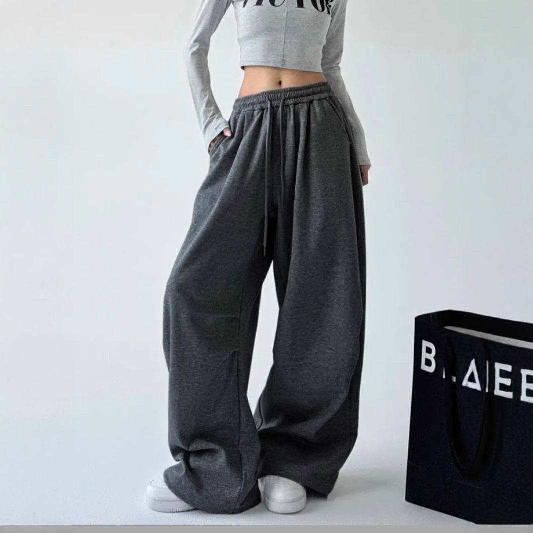 Wide sweatpants for women with elastic waistband and relaxed fit Lune London