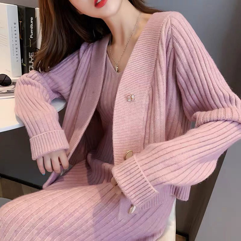 Ensemble tricot pour femme avec un élégant col en V et un cardigan décoratif Chic & Stil