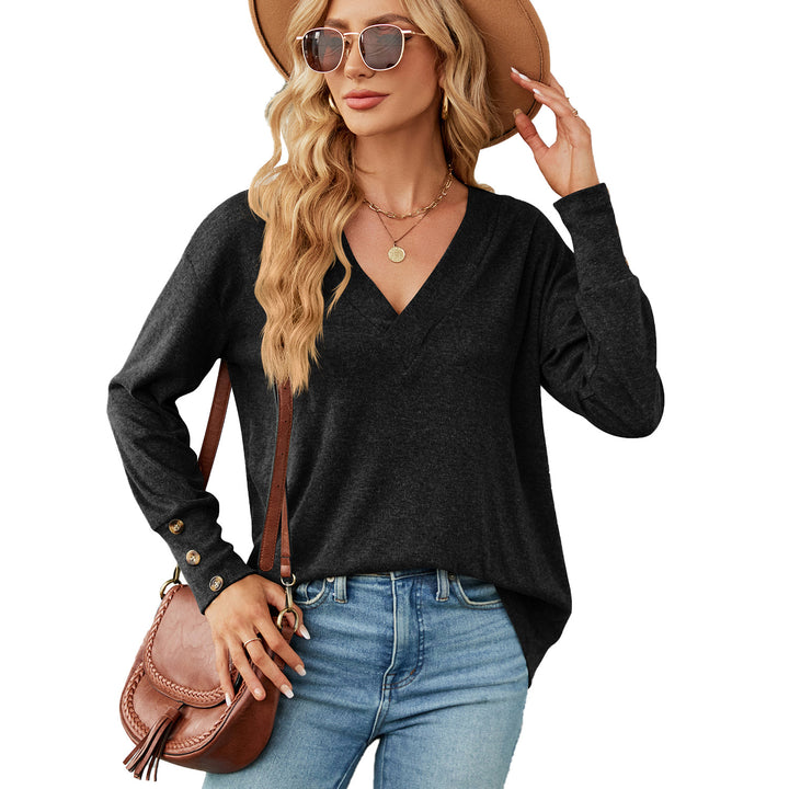 Ladies oversized V-neck sweater with stylish button details Lune London