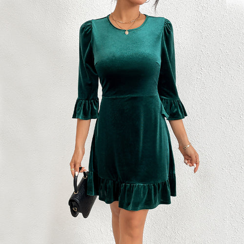 Robe minime en velours pour femmes avec des détails froncés et des manches volumineuses Chic & Stil