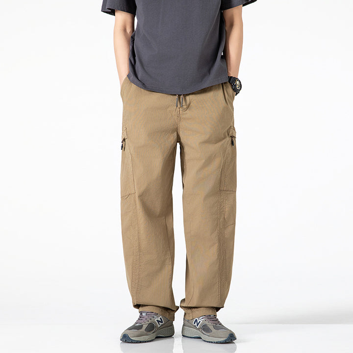Comfortable cargo pants for men with side pockets and practical back pockets Lune London