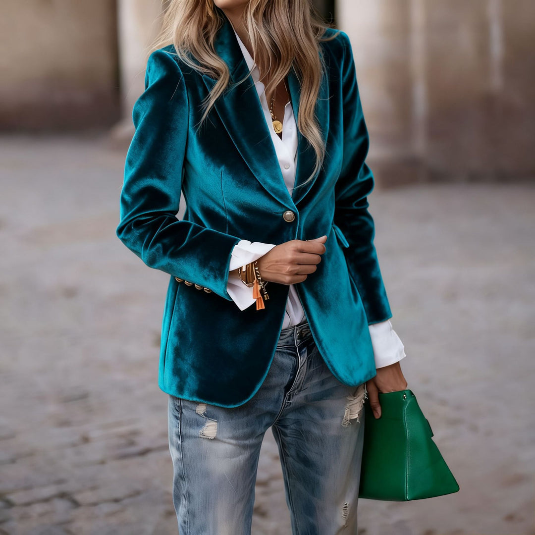 Ladies Elegant tailored velvet blazer with notch lapels and single-button Amarae