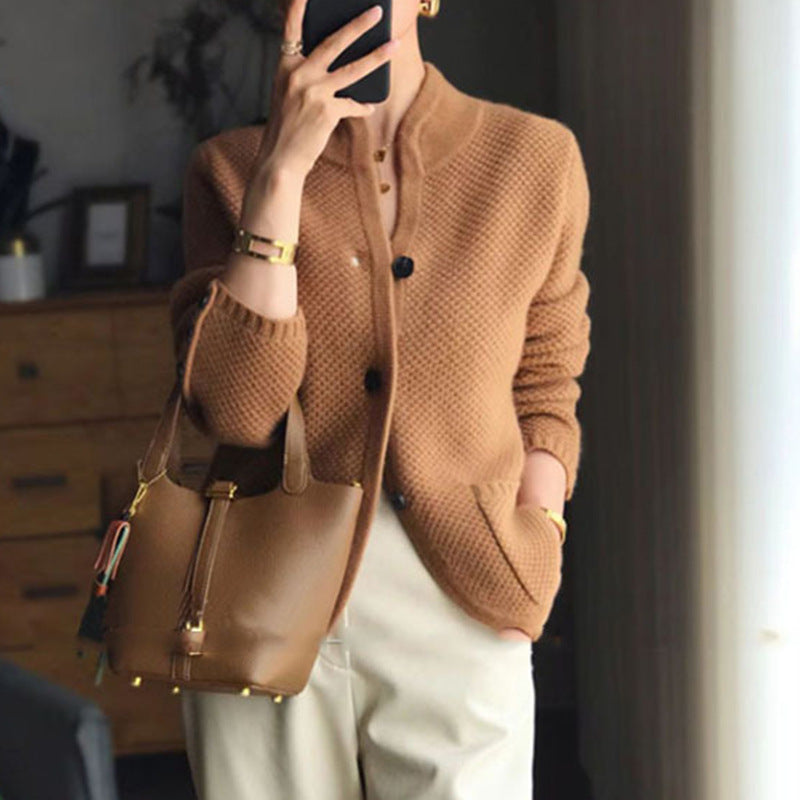 Cardigan pour femmes avec motif texturé et poches pratiques Chic & Stil